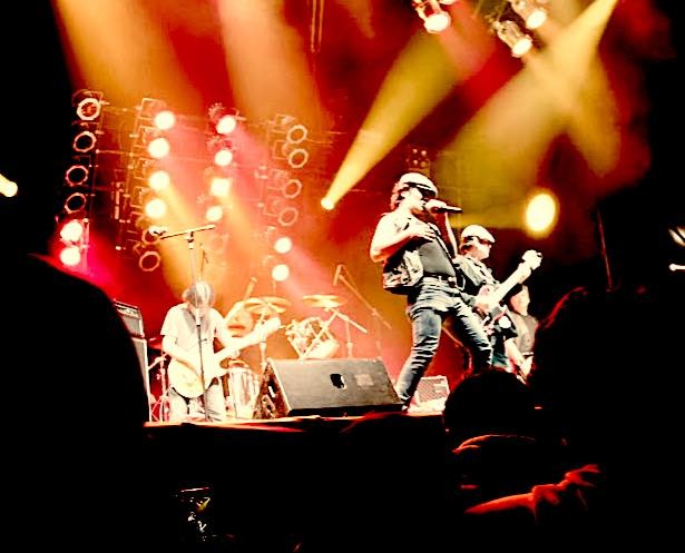 Grandes del Rock: Así serán los recitales inéditos que revivirán conciertos de AC/DC, Led Zeppelin y Pink Floyd